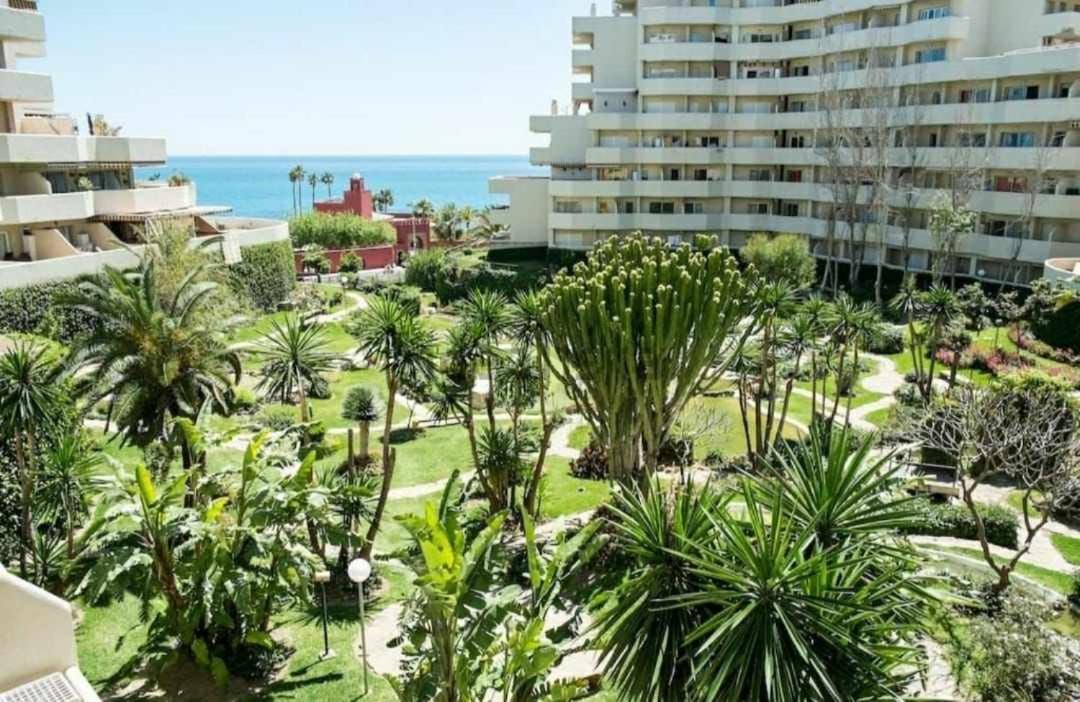Stefys Beach Apartment เบนัลมาเดนา ภายนอก รูปภาพ